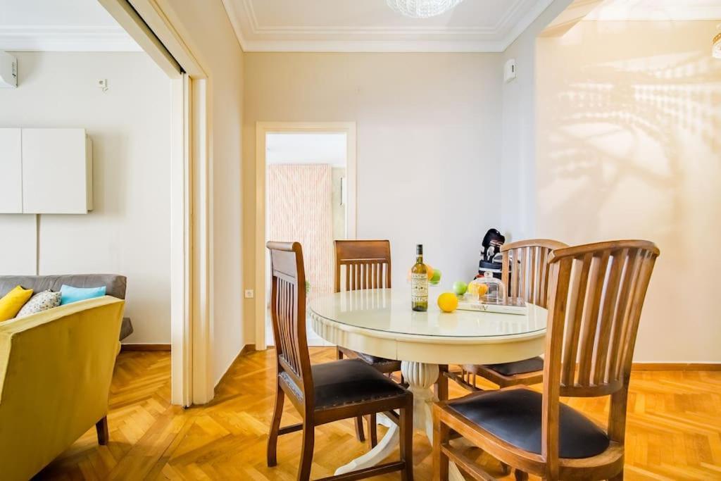 Emporikon Apartment Steps From Historic Center Aten Exteriör bild